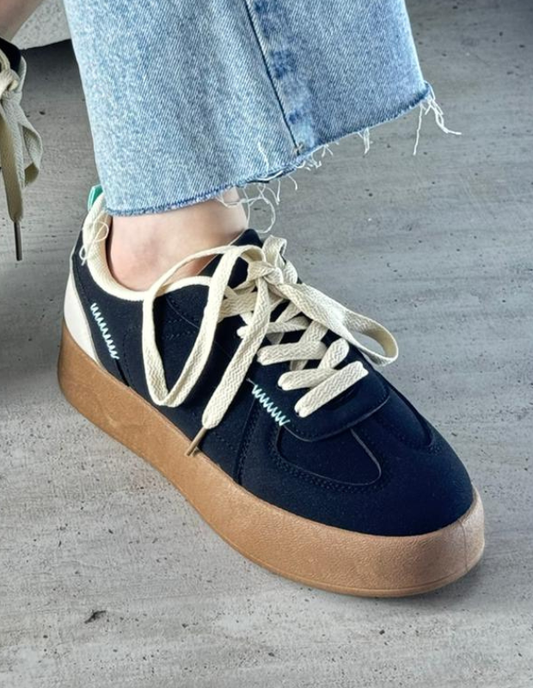 סניקרס קולוריס