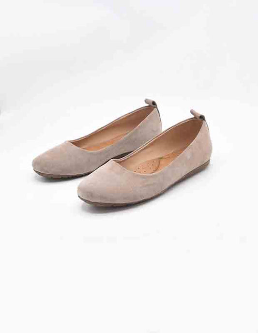 נעל בובה נוגה